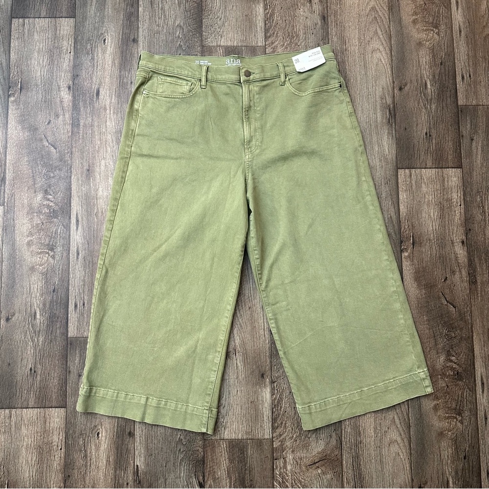 a.n.a high rise wide leg crop green oil green Women’s Pants Jeans size 20